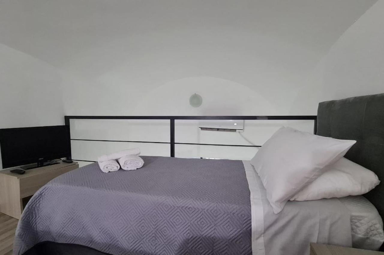 Pellegrino House - Stazione E Aeroporto Apartamento